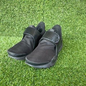 Black Nike sock darts